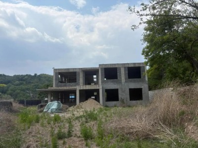 大连一宅基地翻建缘何成违建，六年诉讼未了