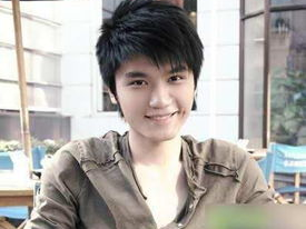 两个男的一前一后叫什么,两男共谱人生篇章