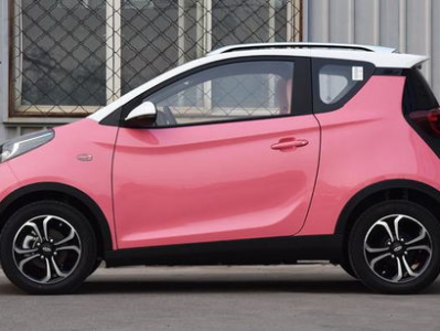 微型电动小汽车,绿色出行新潮流